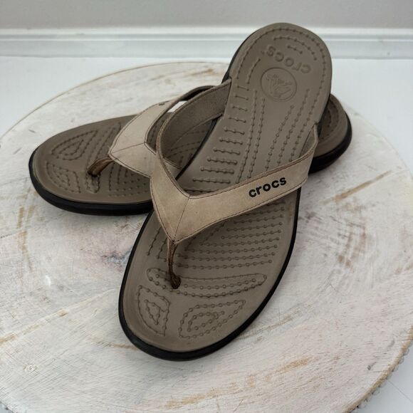 Crocs Women's Capri IV Sandal Mushroom/Espresso Brown Thong Size 9 - Picture 2 of 7